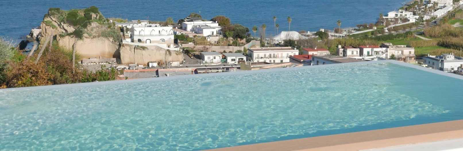 Piscina Lavinum e Panorama